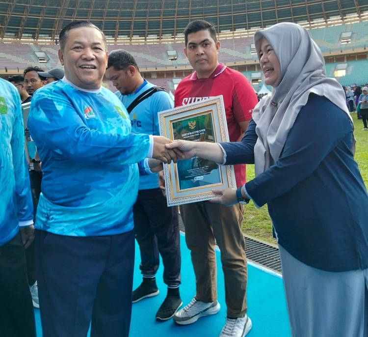 KLH Anugerahkan 11 Proper ke PTPN IV Regional III