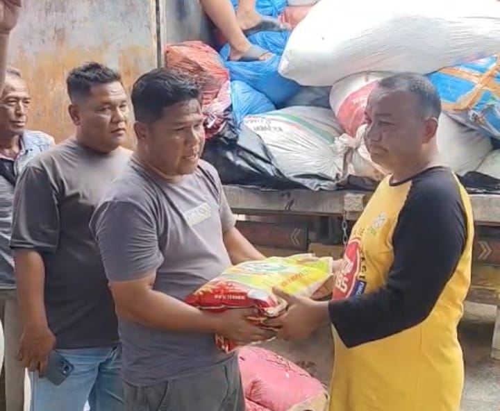 Rohul Peduli Salurkan Bantuan ke Tapsel, Sekda Sofyan Adil Siregar Sampaikan Apresiasi Mendalam