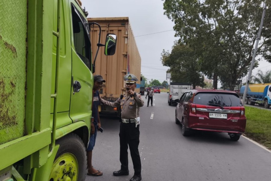 Razia Gabungan di Riau Tindak Pelanggar Lalu Lintas dan Kendaraan ODOL