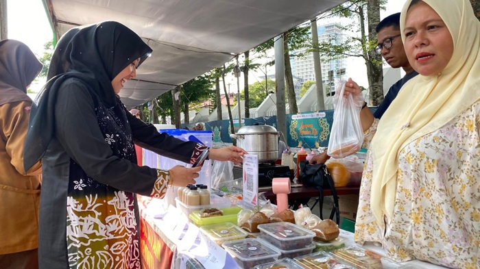 Dorong Inklusi Keuangan, BRK Syariah Fasilitasi UMKM “Kampong Ramadan Kite” dengan QRIS