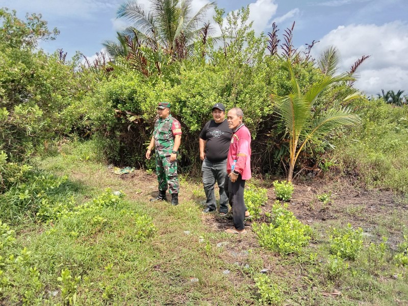 Babinsa Koramil Kateman Imbau Warga Tak Buka Lahan dengan Cara Membakar