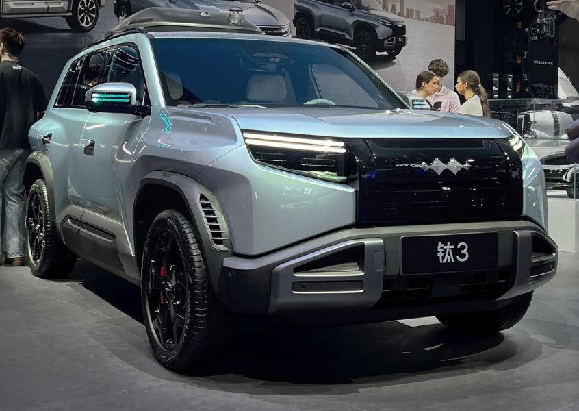 BYD Fangchengbao Titanium 3 Resmi Meluncur, SUV Listrik Off-Road Futuristik dengan Fitur Drone DJI