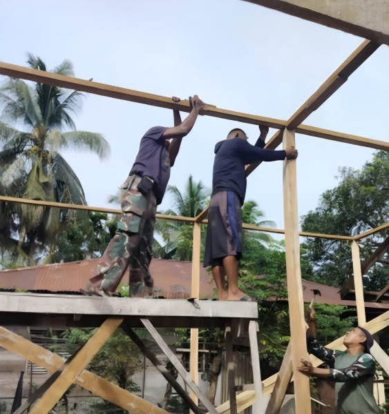 Satgas TMMD Ke-129 Kodim 0102/Pidie Tancap Gas, Kerangka RTLH Sasaran 1 Mulai Berdiri