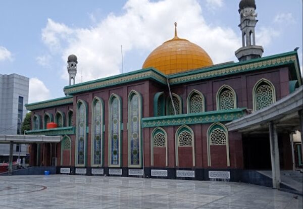 Masya Allah! Masjid Raya Pekanbaru Siapkan Berbuka dan Sahur Gratis 30 Hari dan Imam Tarawih dari Yaman