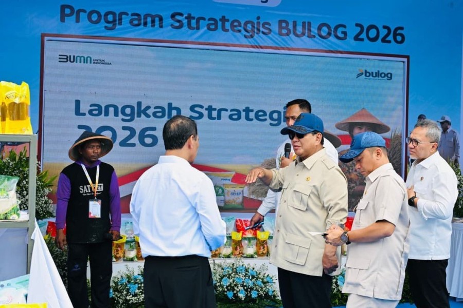 Pimpin Panen Raya, Prabowo Umumkan Stok Beras Nasional Tertinggi dalam Sejarah