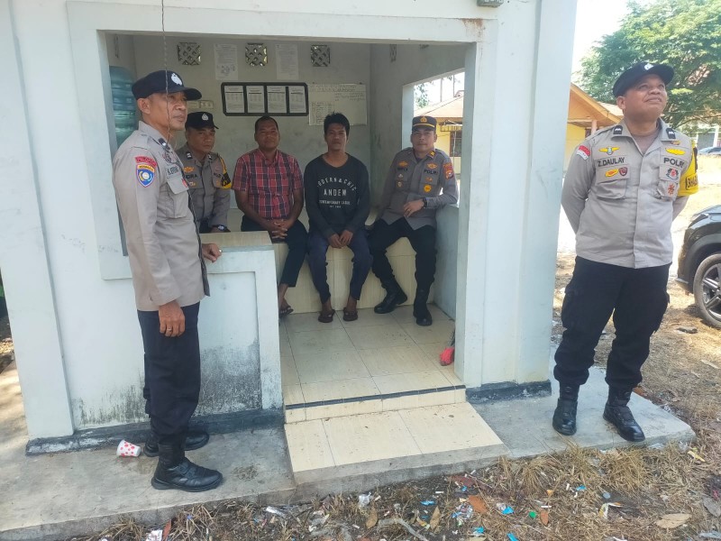 Kapolsek Kampar Kiri Hilir 'Blusukan' ke Pos Satkamling, Eratkan Kemitraan, Jaga Keamanan Dusun Labuh Basah!