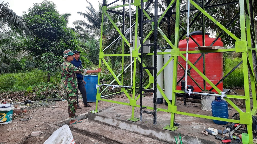 Instalasi Pipa Selesai 100%, Fasilitas Sumur Bor TMMD Ke-129 Kodim 0313/KPR Masuki Tahap Finis.