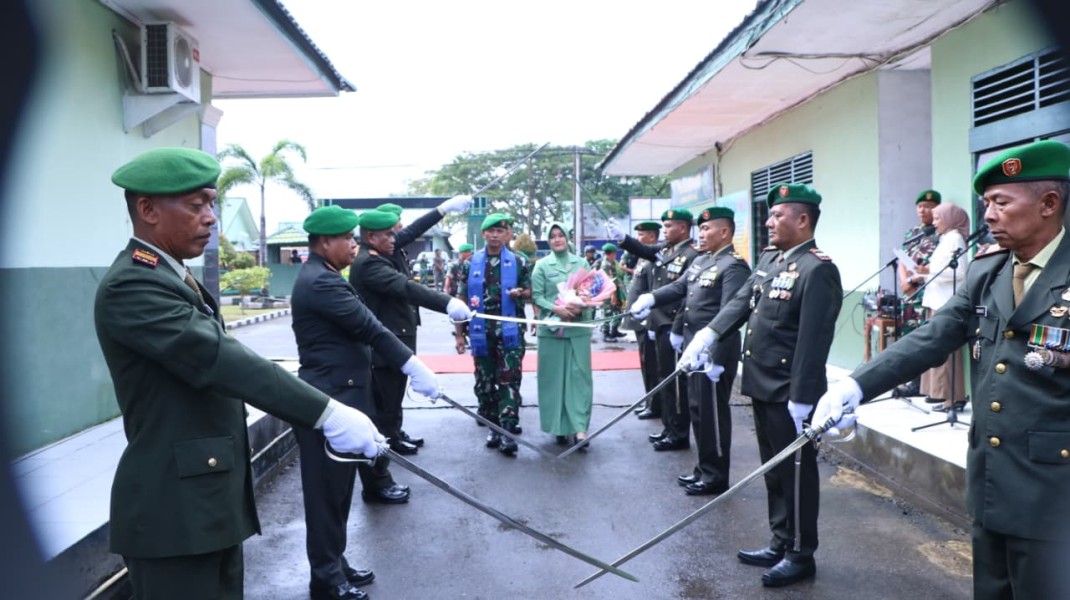 Kodim 0314/Inhil Gelar Sertijab, Letkol Inf Fikky Nur Kuncoro Jati Serahkan Tongkat Komando kepada Letkol Arm Wahib Mustofa Fathurrahman