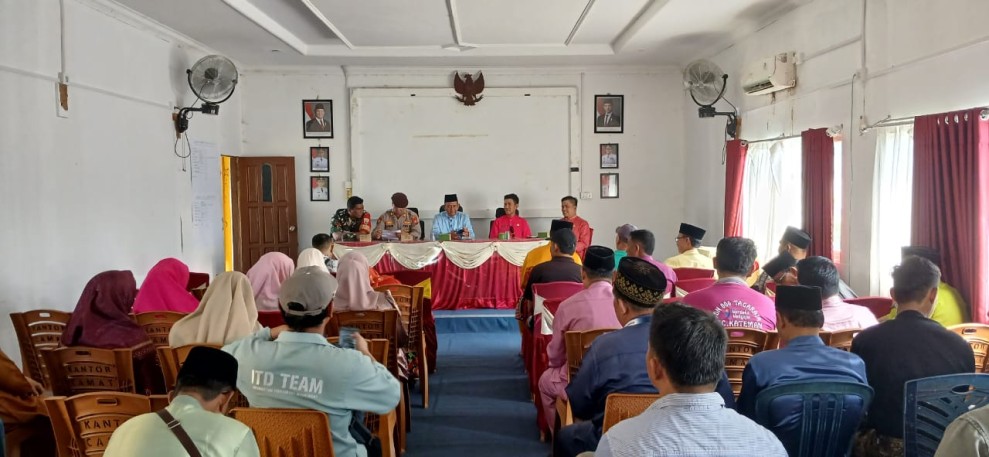 Babinsa Koramil 06/Kateman Hadiri Rapat Pembubaran Panitia MTQ dan Rapat Teknis HUT RI ke-80