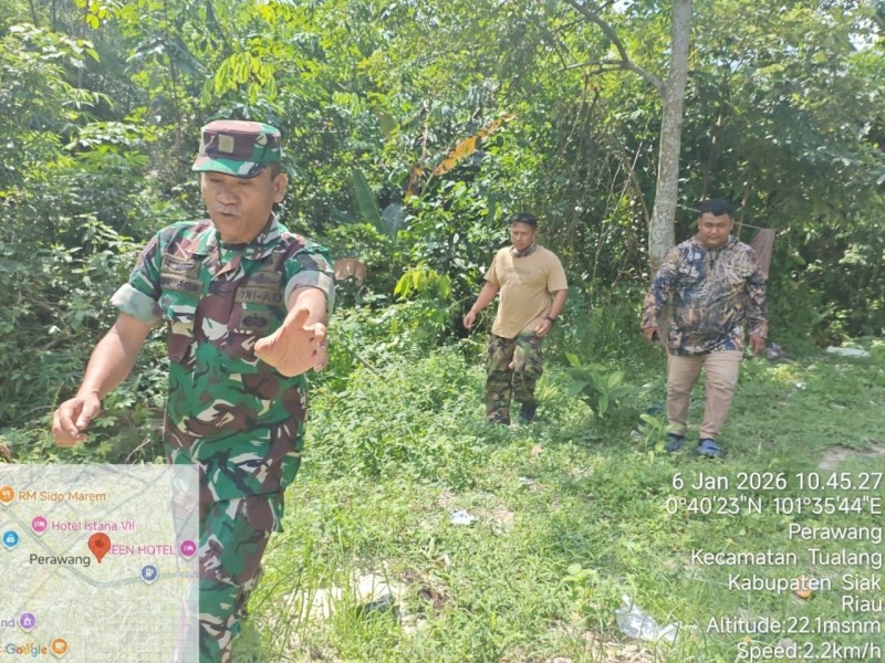 Serka Alexander Sigalingging Patroli Karhutla di Perawang, Pastikan Wilayah Aman dari Titik Api