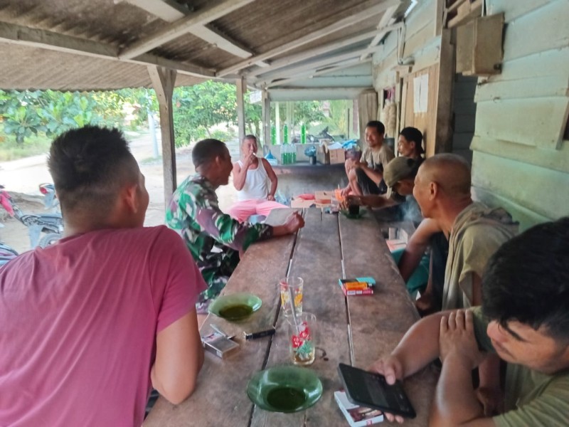 Babinsa Serma Sri Wahyudi Ajak Warga Kampung Lubuk Jering Peduli Kesehatan Lewat Komsos