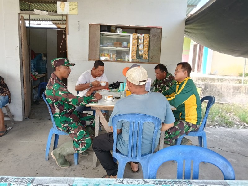 Sertu Joko Purnomo Sosialisasikan Bahaya Narkoba kepada Warga Bencah Umbai, Siak