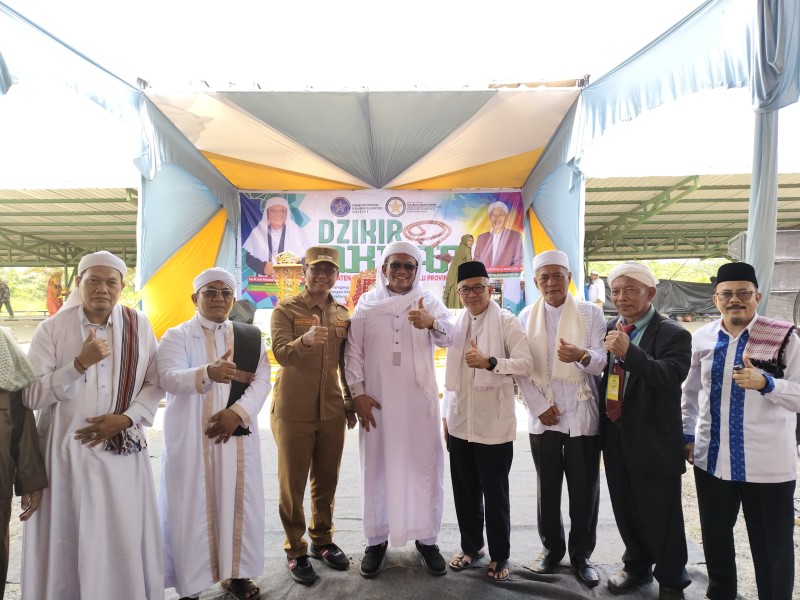 Zikir Akbar TNAJ di Rohil Penuh Haru, Wabup Jhony Charles Ceritakan Masjid Warisan Leluhur