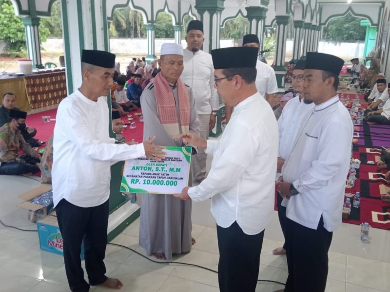 Safari Ramadhan Hari ke-23 di Pangaran Tapah, Pemkab Rohul Salurkan Bantuan dan Pererat Silaturahmi