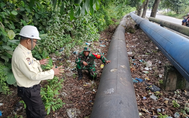Babinsa Koramil 01/Dumai Bersama SKK Migas Perkuat Pengamanan Objek Vital Jalur Pipa Minyak