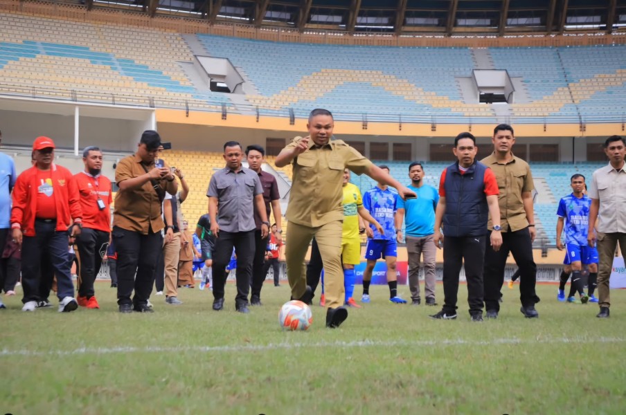 Turnamen Sepakbola Trofeo Riau Bermarwah Hadirkan Legenda dari Tiga Negara, Gubri: Tiket Gratis!