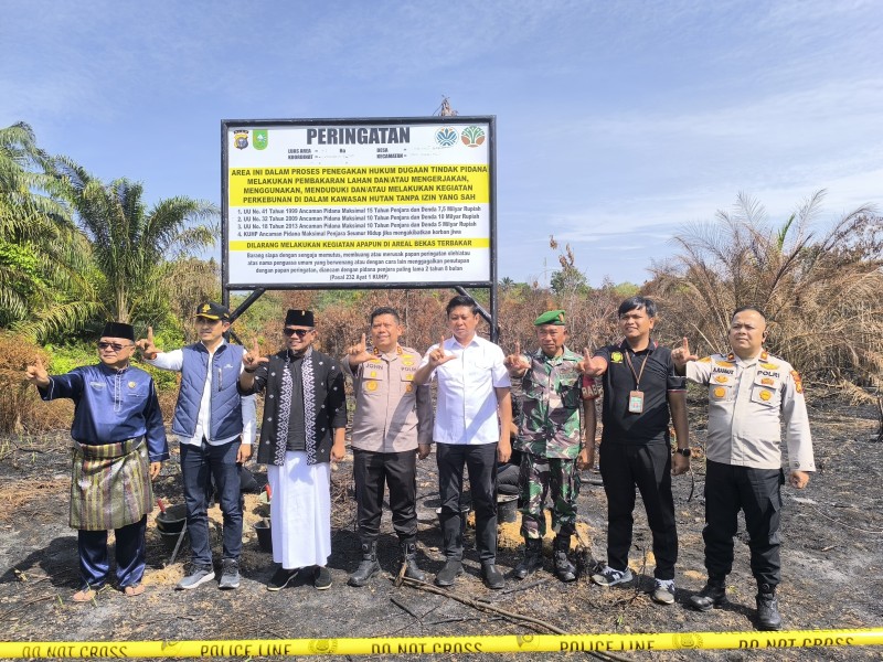 Bupati Zukri Bersama Forkopinda Lakukan Pemasangan Plang Larangan membakar Hutan Dan Lahan