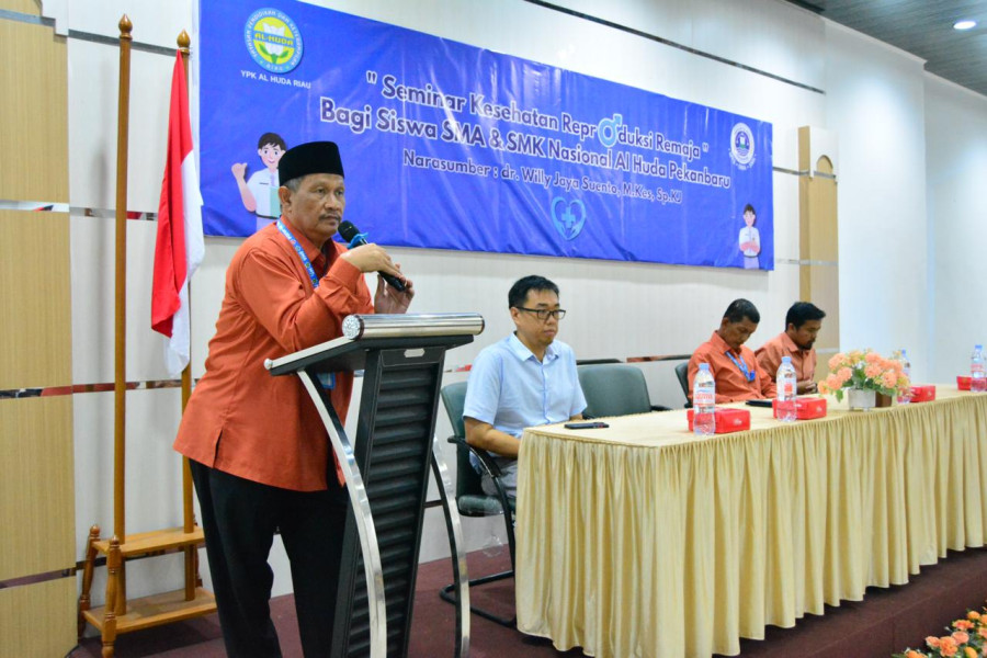 Seminar Kesehatan Reproduksi Remaja di SMA & SMK Nasional Al Huda Pekanbaru, Dorong Perilaku Sehat dan Moral