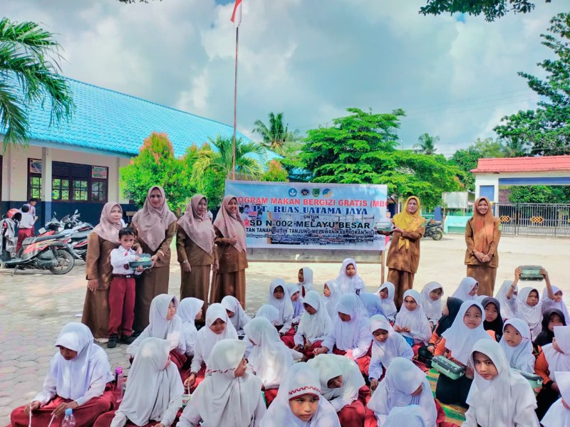 Dukung Program Pemerintah, PT. RUJ Salurkan Makan Bergizi Gratis (MBG)