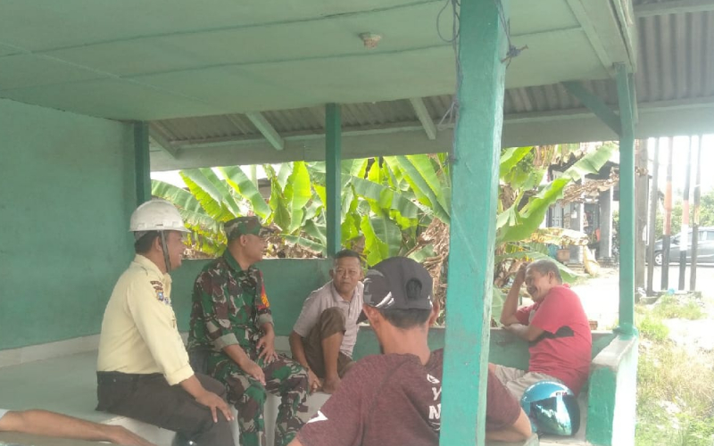 Jaga Objek Vital Nasional, Babinsa dan Security PHR Patroli Jalur Pipa Minyak di Bukit Kapur