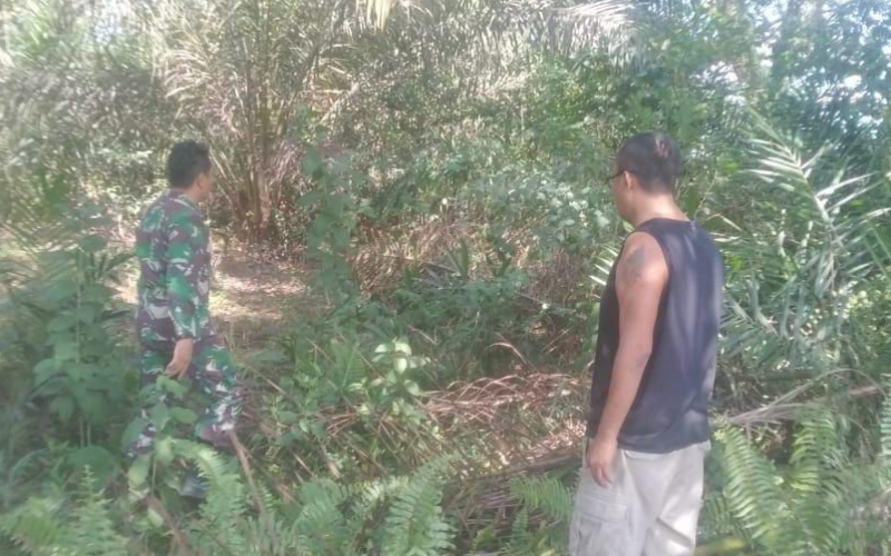 Patroli, Koramil 03 Imbau Warga Untuk Selalu Menjaga Kebersihan Lingkungan