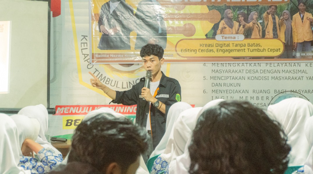 Workshop Digital di Desa Kemuning Muda Hadirkan LPM Amulet sebagai Pemateri