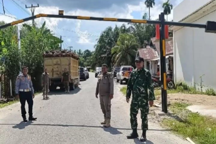 Bupati Kuansing Perintahkan Dishub Tindak Tegas Truk Terobos Portal Jalan