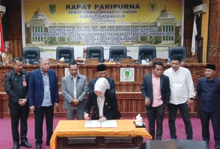 Fraksi DPRD Rohil Beri Catatan APBD 2025, BPJS hingga Pengelolaan Keuangan Jadi Sorotan