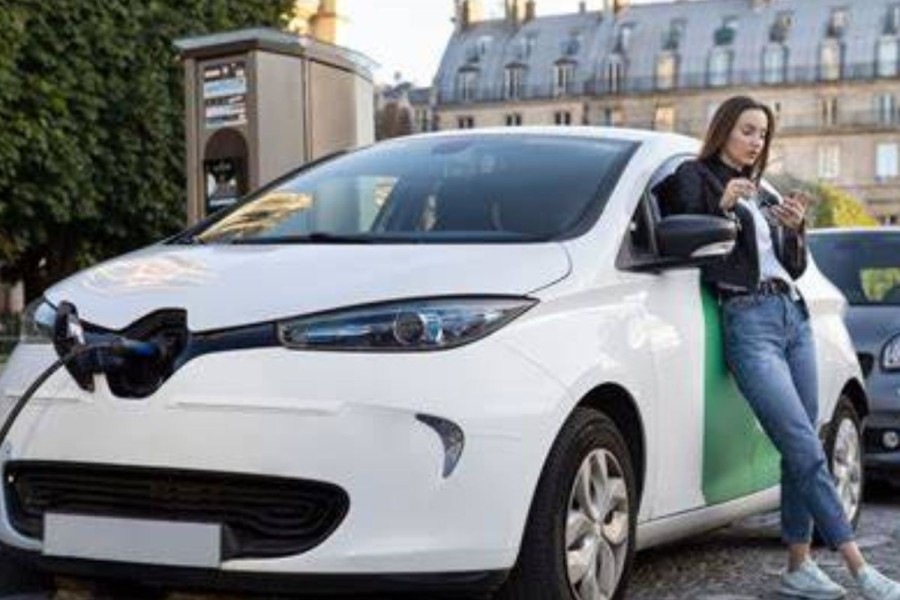 Mobil Listrik Tak Lagi Bebas Pajak, Ini Aturan Baru PKB 2026