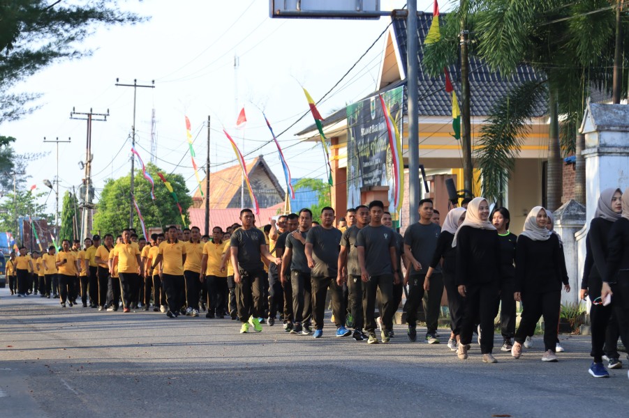 Olahraga Bersama TNI, Polri, dan Kejaksaan Warnai Peringatan Hari Bhayangkara ke-79 di Polres Inhil