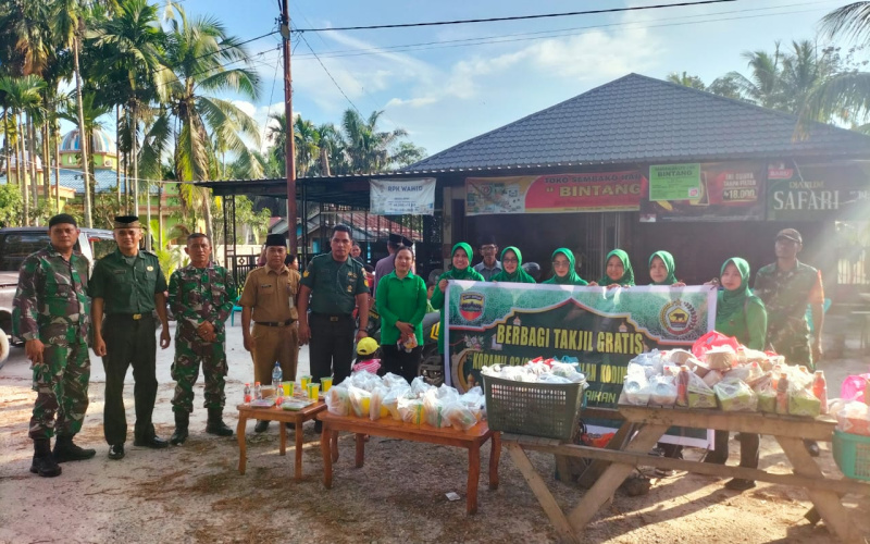 Aksi Sosial Koramil 03 di Bulan Ramadhan, Ratusan Takjil Disalurkan