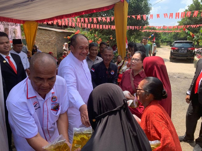 Di Tengah Padatnya Agenda 17 Agustus, Bupati Asahan Tetap Hadiri Bakti Sosial IWOI