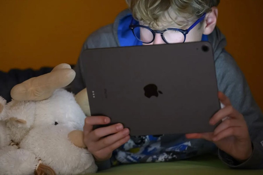 Swiss Pertimbangkan Ikuti Langkah Australia Larang Media Sosial bagi Anak-anak