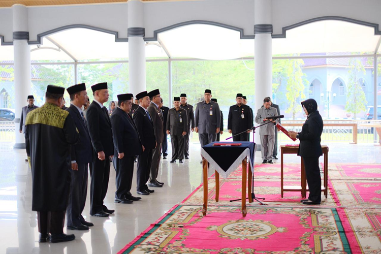 Bupati Afni Zulkifli Lantik Lima Pejabat Eselon II, Tekankan Loyalitas dan Pengabdian untuk Rakyat Siak