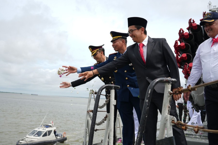 Laksanakan Upacara Hingga Ikut Tabur Bunga di Laut, PT KPI Unit Dumai Peringati Hari Pahlawan