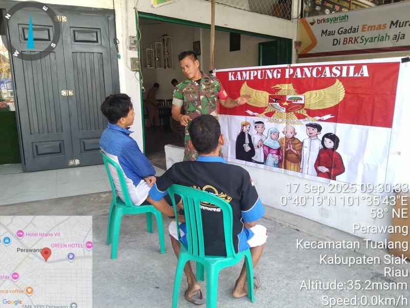 Babinsa Koptu Togi Sitorus Sosialisasikan Nilai-Nilai Pancasila di Perawang