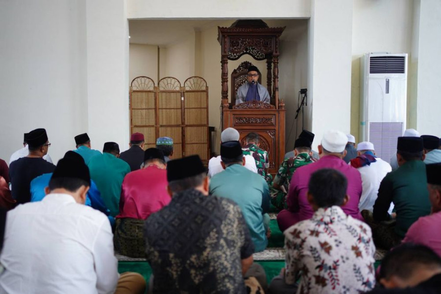 Pemprov Riau Gelar Sholat Jumat Perdana di Masjid Al-Maqari, Akan Ada Program Pelajar Masuk Masjid