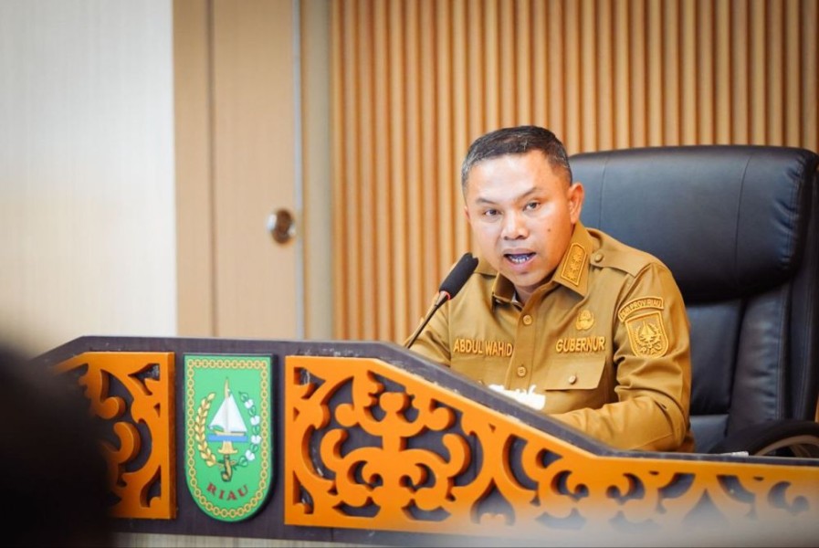 Gubri Abdul Wahid Geram, Copot Plt Kadis Pariwisata Riau Usai Polemik Izin Bar