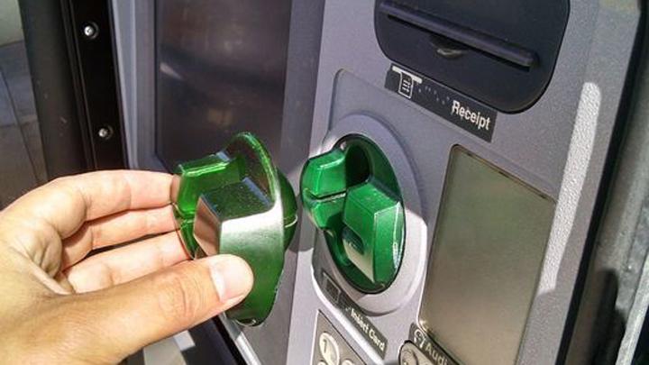 Polisi Bongkar Sindikat Pencurian Uang Modus Ganjal ATM
