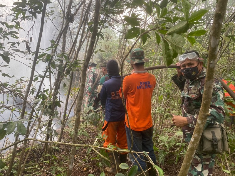 Tim Gabungan Padamkan Karhutla di Mundam Dumai, 0,6 Hektare Berhasil Dipadamkan