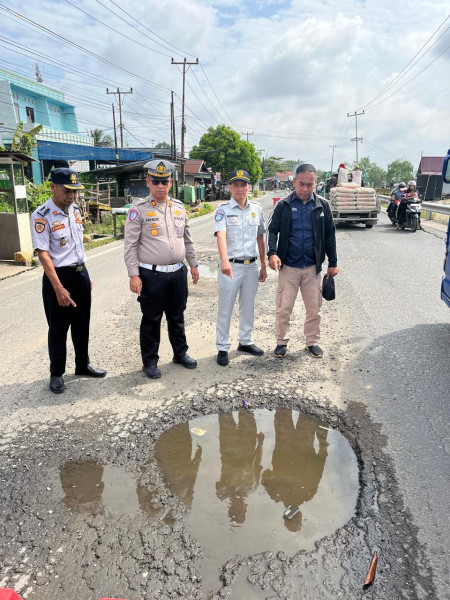 Satlantas Polres Inhil Bersama Stakeholder Terkait Survei Ruas Jalan Rusak