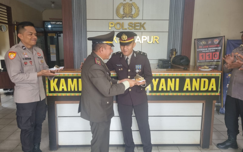 HUT Bhayangkara, Danramil Kapten Inf Suar Hendri Anjangsana ke Mapolsek Bukit Kapur