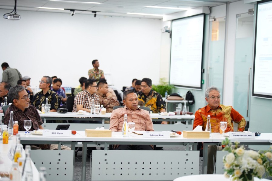 Pertemuan dengan PHR Tegang, Gubernur Abdul Wahid: Ada Indikasi Tata Kelola yang Salah!