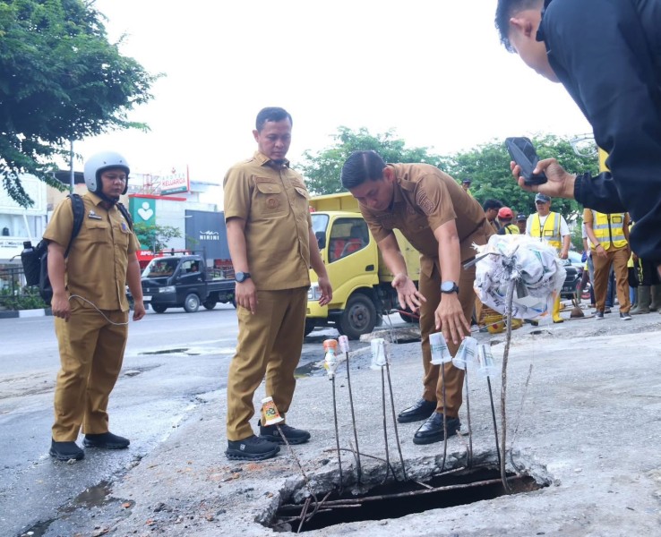 Wali Kota Pekanbaru Geram! Banyak Drainase Tersumbat Sampah