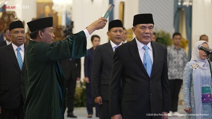 Presiden Prabowo Resmi Angkat Djamari Chaniago Jadi Menko Polkam