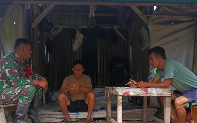 Patroli Koramil 01/Dumai Bersama PHR Pastikan Jalur Pipa Minyak Aman dan Kondusif