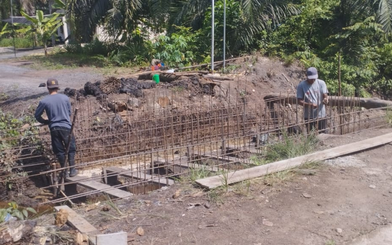 Kodim 0320 Dumai Lanjutkan Pembangunan Jembatan Beton Tahap V di Lubuk Gaung