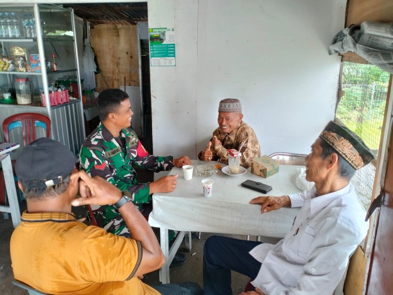 Babinsa Koramil 03/Minas Koptu Salomo Sembiring Ajak Warga Minas Jaya Peduli Kebersihan dan Kesehatan