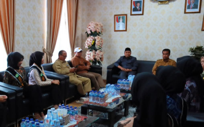 Ketua DPRD Dumai Terima Silaturahmi 10 Pasang Finalis Bujang dan Dara 2026