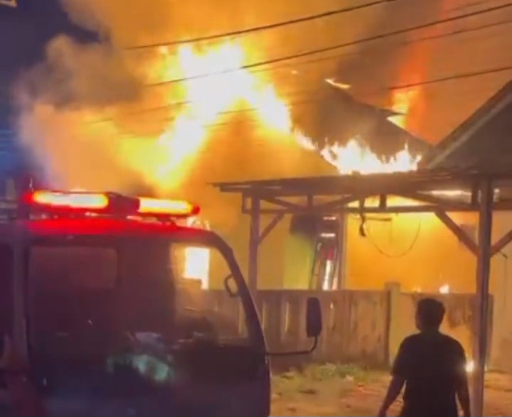Rumah Ketua RT di Duri Hangus Terbakar, Warga Sempat Panik